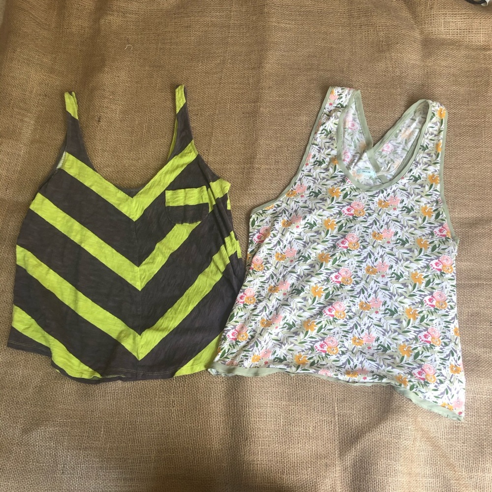 Bundle of 2 Urban Outfitters tops